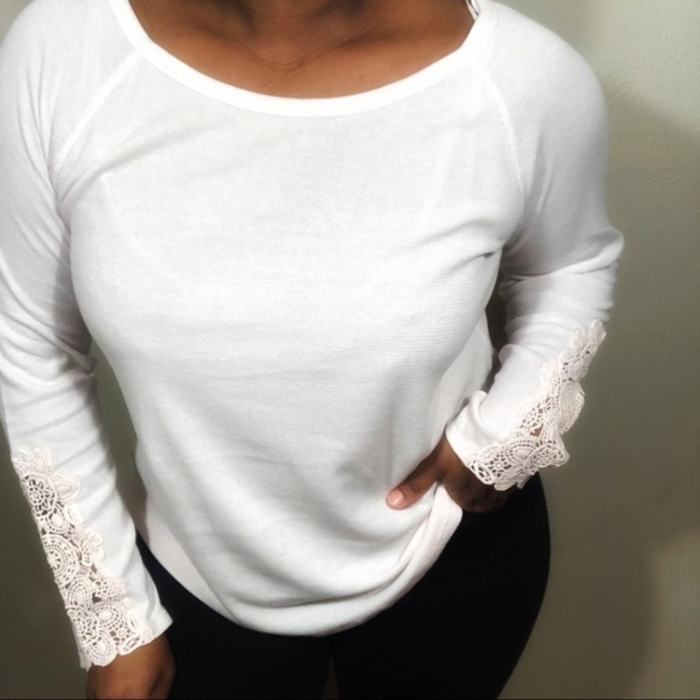 AE Boho Feminine Long Sleeve Lace Cuff Top